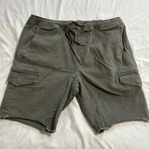 Tillys Crash Mens Olive Green Elastic Waist Cargo Shorts Raw Hem Size M 32-34